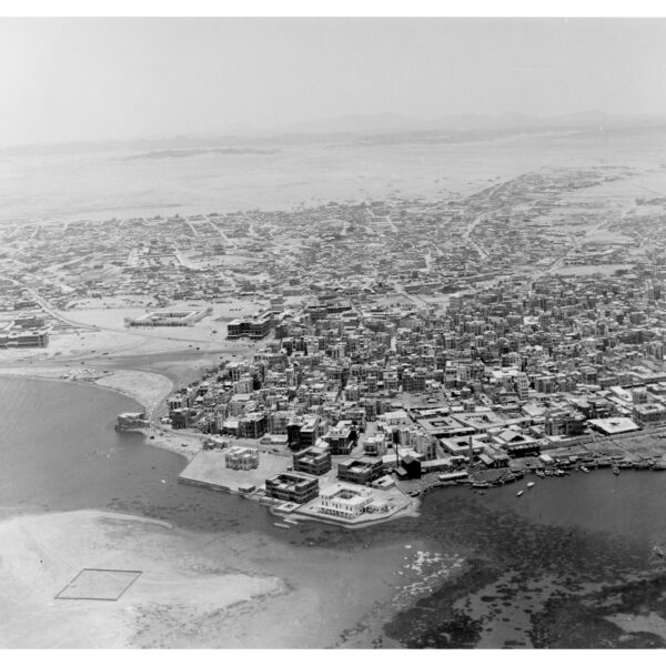 صورة جوية لمدينة جدة والساحل المحيط بها1954م